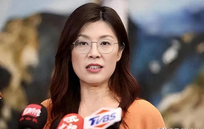 45.4%：10.7%！郑丽文终于收到好消息，蓝营最后翻盘点已经出现？